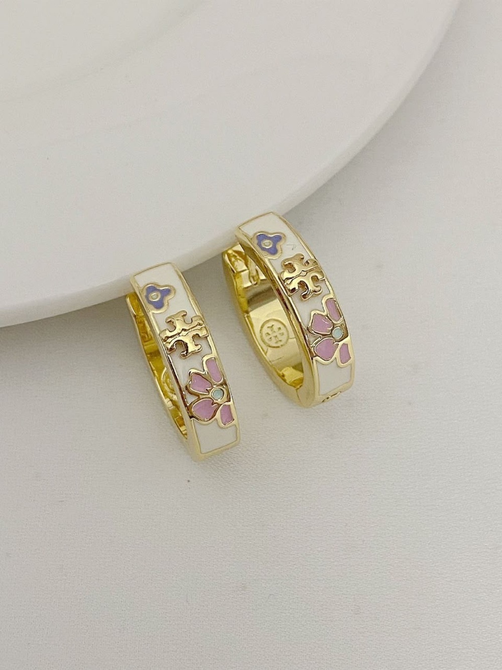 Tory Burch Gold-Tone Pink & White Floral Enamel Huggie Earrings - Picture 2 of 3